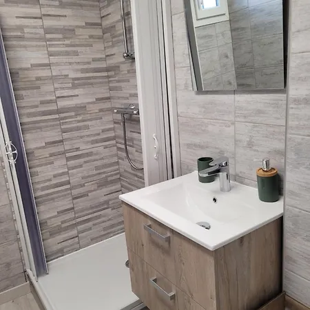 Appartement Tahiti Beach, T2 A La Mer, Piscine, Terrasse Et Parking